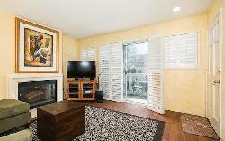 silver-lake-village-25512