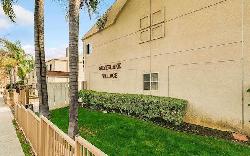 silver-lake-village-25517