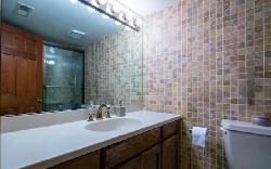 swall-tudor-25659