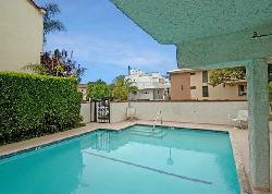 sweetzer-plaza-4242