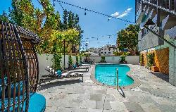 via-at-sunset-plaza-40646