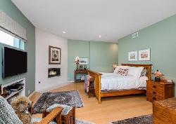 west-knoll-hancock-44803
