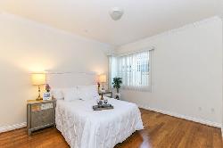 western-square-46172