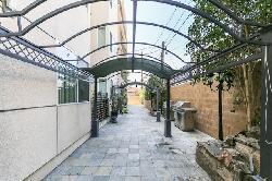 western-square-46176