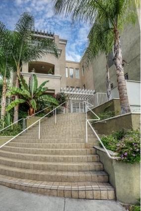 wilton-plaza-23581