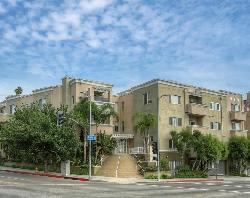 wilton-plaza-23582